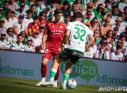 雷火竞技-羽毛球联赛焦点战：闽南天狼队鏖战江畔白虎队，新星闪耀。复盘值得玩味(狼队fly个人资料简介)